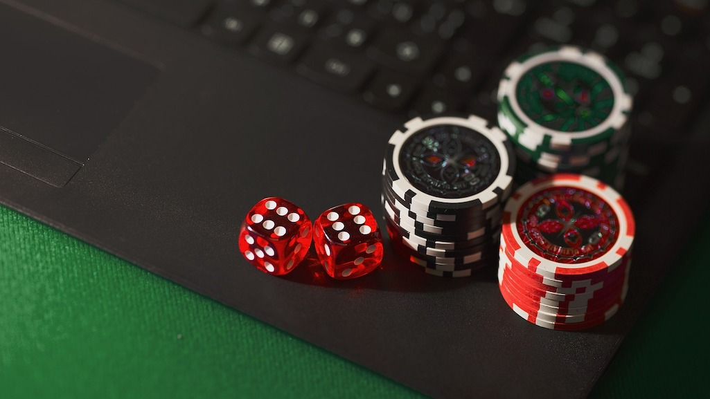 Cómo jugar al póquer con dados